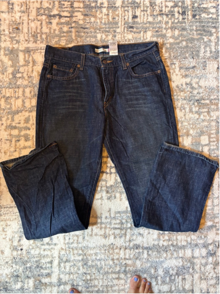 Women's Euc Levi's 515 Boot Cut Dark Blue Jeans - 12m